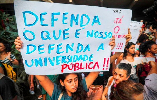 Com Bolsonaro, universidades federais perdem 12% do orçamento
