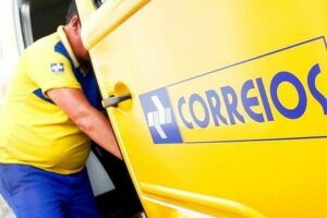 Ativista Thiago dos Reis aponta uso político de Correios e Caixa para desgastar governo Lula em meio às greves